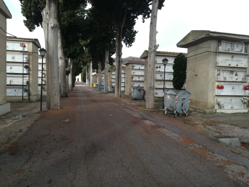 Liberata Dai Rifiuti L'area Esterna Ed Interna Del Cimitero - Sicilia ...